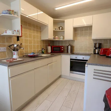 Pass The Keys Three Bedroom In The Center Of Tatil Evi