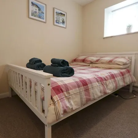 Pass The Keys Three Bedroom In The Center Of