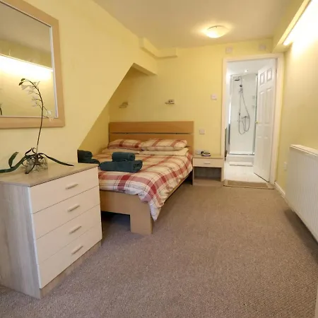 بيت للعطل Pass The Keys Three Bedroom In The Center Of *